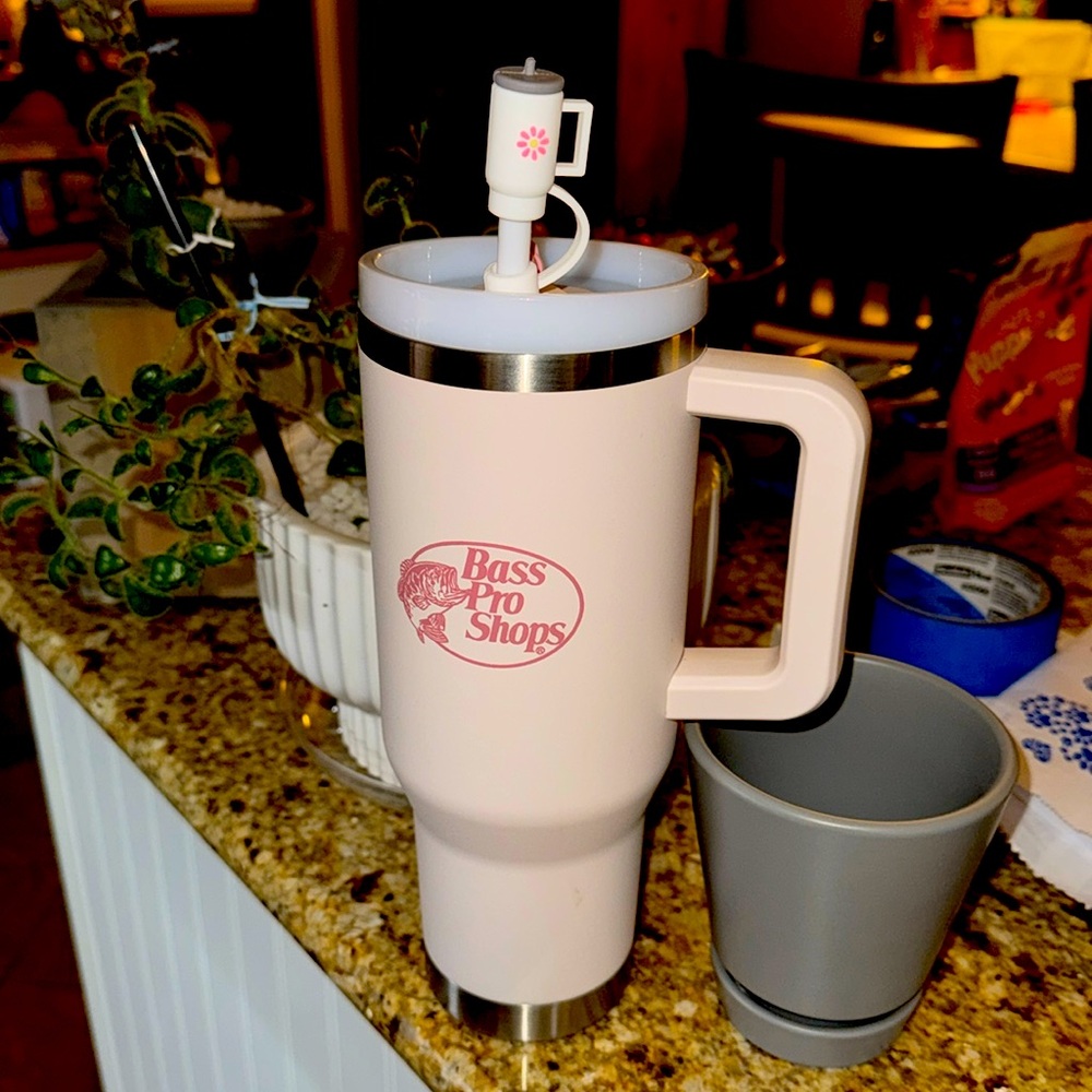 Bass Pro Shops 40-oz. Mug with Slider Lid and Straw